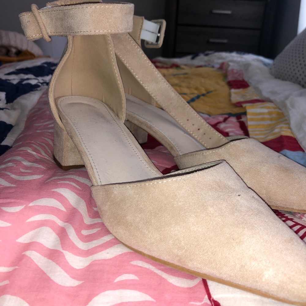 Shoes - Picture 3 of 4